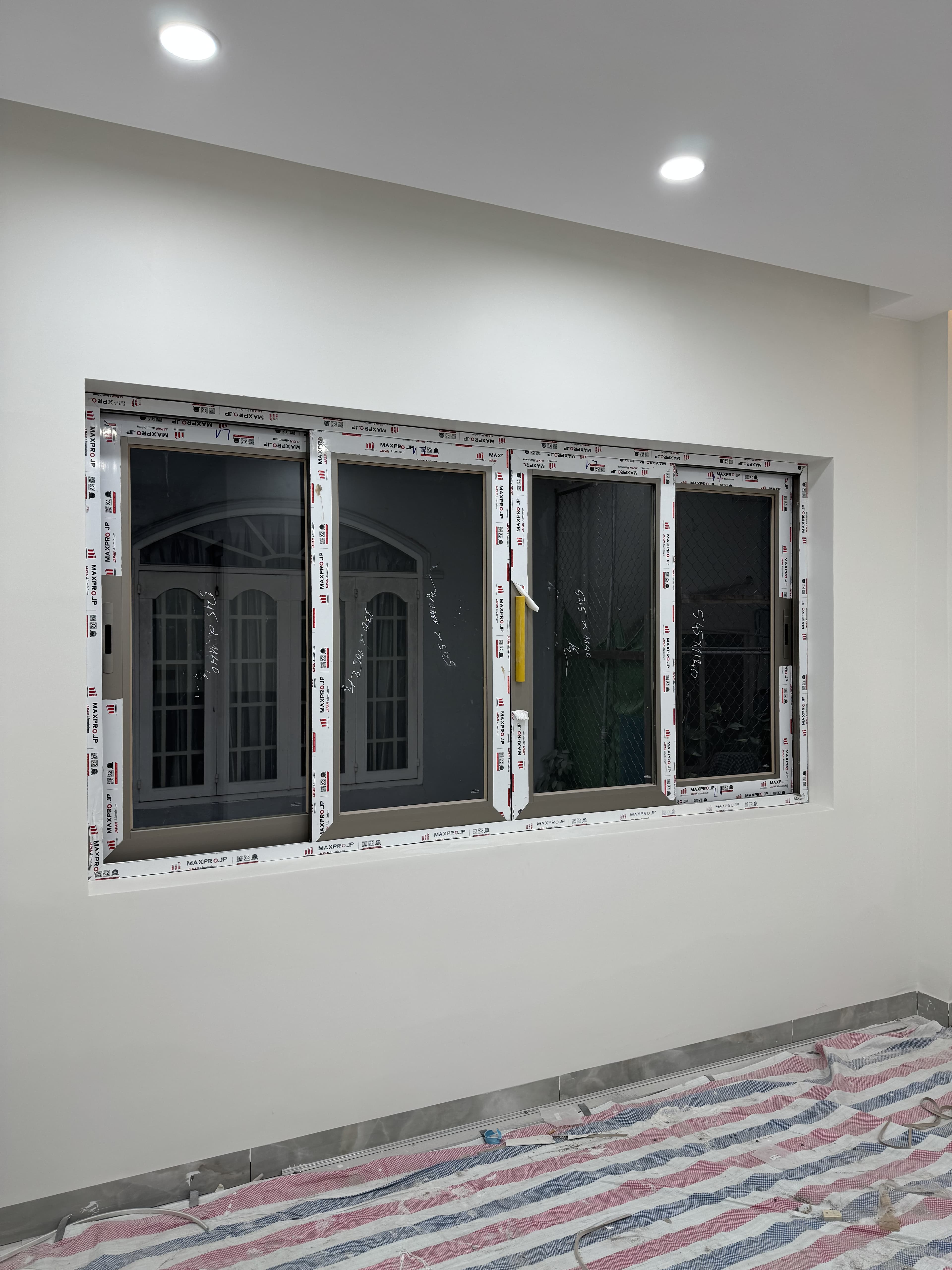 Tủ quần áo cánh kính có đèn LED